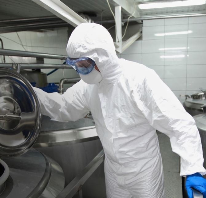 How to Choose the Right PPE for Contamination Control in Manufacturing