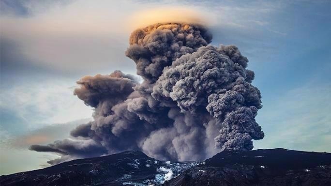 Pinatubo Volcano Eruption