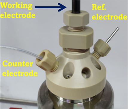 Type A cell with electrolyte inlet and outlet pipes