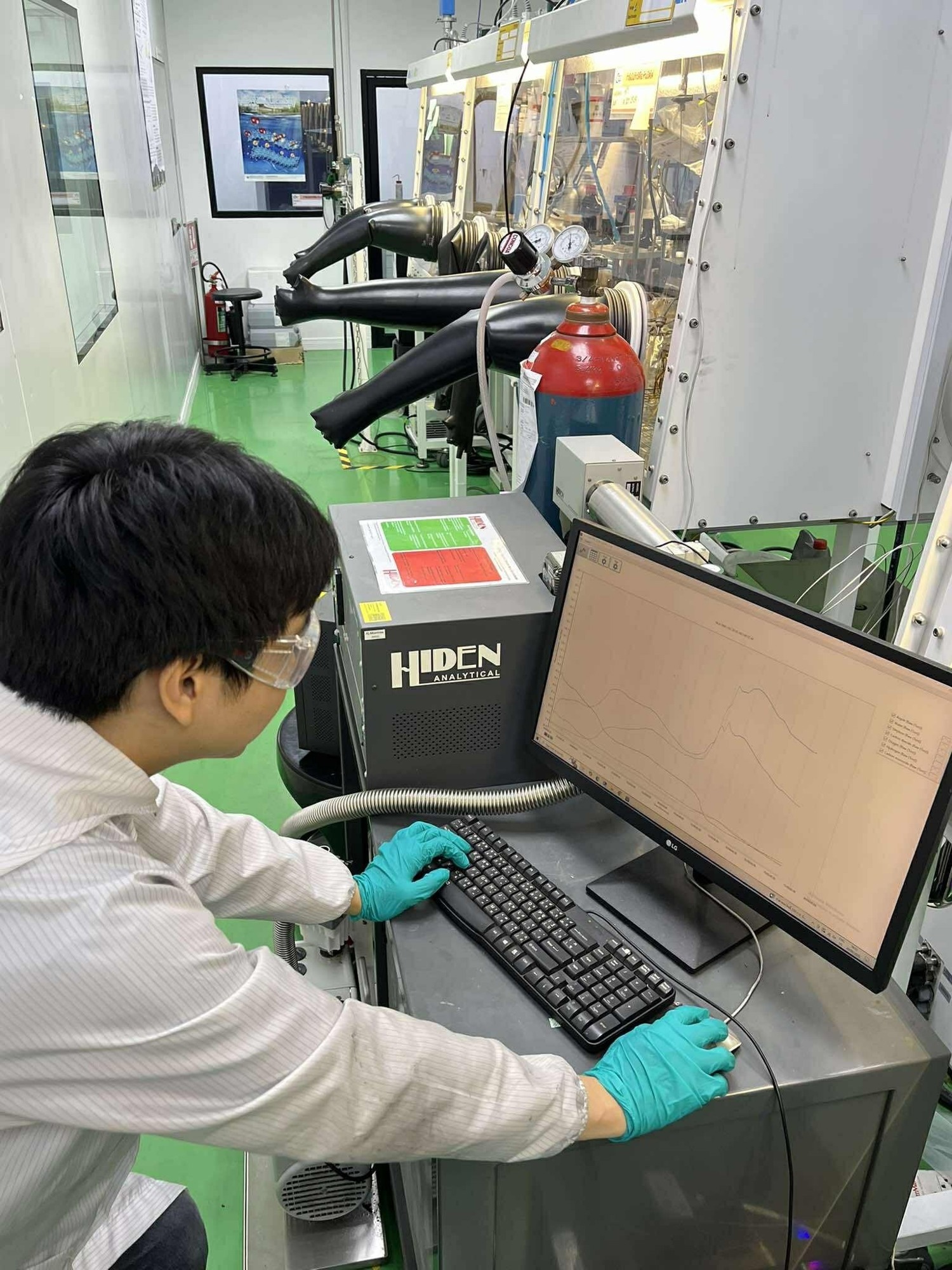 Postdoctoral researcher, Dr. Nattanon Joraleechanchai