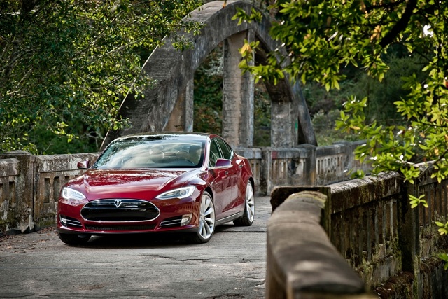 Model S Signature - Signature Red.