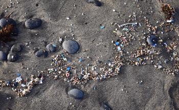 Using Magnets to Remove Microplastics from Water