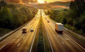 Reaching Net-Zero with Improved Digital Connectivity in the Transport Sector