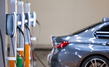 The EV Tipping Point: Why Combustion Engines Are Dissapearing Faster Than Expected