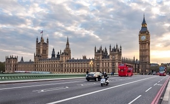 Corporate Social Responsibility in the Tourism Industry - Examining the Difference Between Mainstream Tour Operators in the UK and Canada