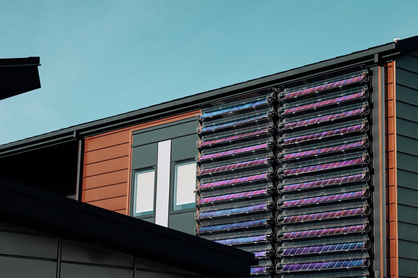 British Solar Innovator Naked Energy Partners with Estonia-based Distributor