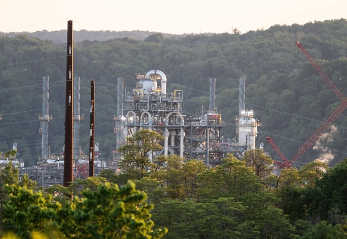 emissions reduction targets creates a disadvantage for emerging green companies. The authors advocate for adopting broader metrics and regulations to incentivize innovation and genuine climate action.
