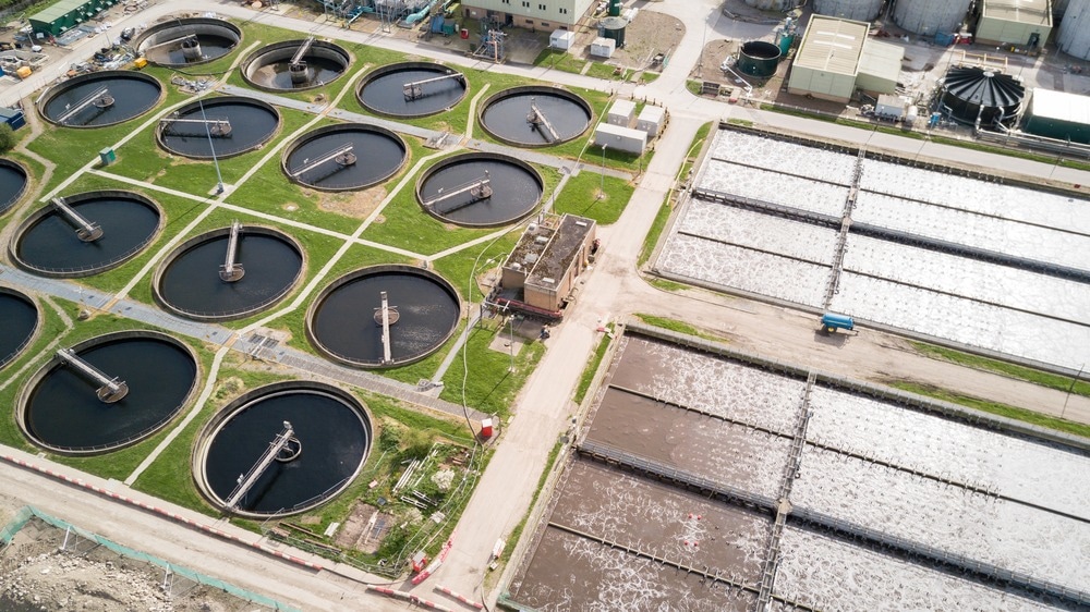 Solar-Powered Cell for Electricity Generation and Wastewater Treatment