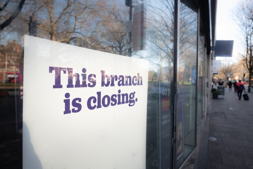 branch closing, digital finance, banks closing