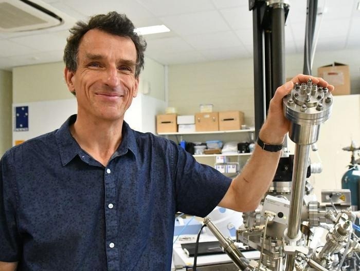 Flinders University Professor of Physics Gunther Andersson.