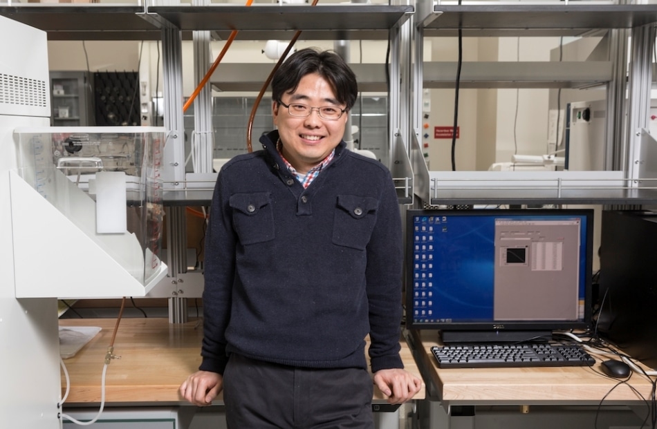Micro-Scale Bio-Solar Cell can Generate Higher Power Density for Longer Time