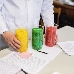 New Transparent Bioplastic for Fully-compostable Food Packaging