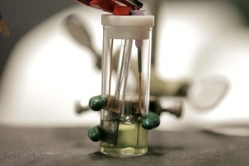 MIT Researchers Develop Electrochemical Method to Clear Pollutants from Water