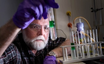 'Instantly Rechargeable' Battery Technology Could Revolutionize Electric and Hybrid Automobiles