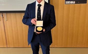 Champion of Antarctic Research Awarded Medal from French Foreign Ministry