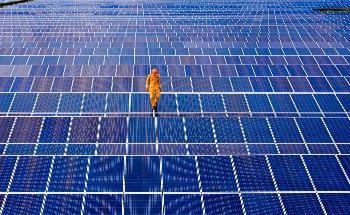Researchers Develop a Waterless Cleaning Method to Remove Dust on Solar Installations