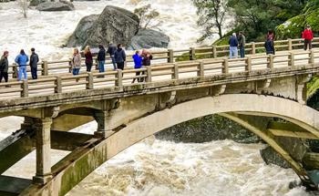 Novel Framework for a Snowpack Decision Support Tool Likely to Help Water Managers