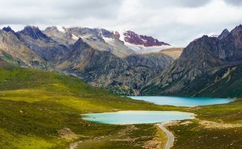 Paleoclimatic Parameters Based on 48 Flora for Qinghai-Tibetan Plateau