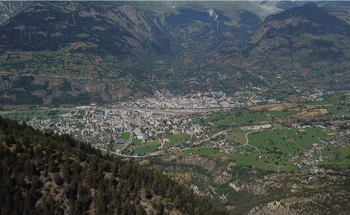 Resisting Heavy Rainfall and Droughts by Adopting Urban Planning