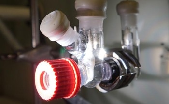 A Versatile Photoelectrochemical Platform for CO2 Conversion