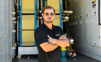Big Battery Powering Large-Scale Energy Storage Solutions