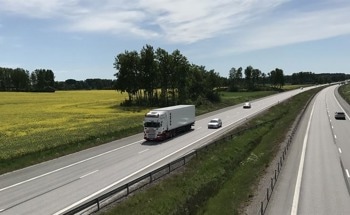 Electric Roads Pave the Way for Smaller Car Batteries
