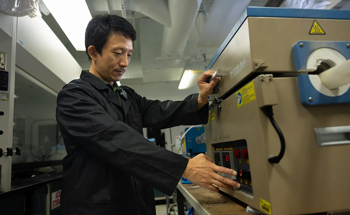 Innovative Filtration System Converts CO2 Into Chemicals and Fuels