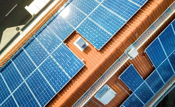 Growth in UK Residential and Workplace Solar PV Creates Local Low Voltage Network Challenges for DNOs in 2026, Says EA Technology