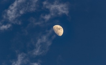Could This Rechargeable Fuel Cell Help Humans Live on the Moon?